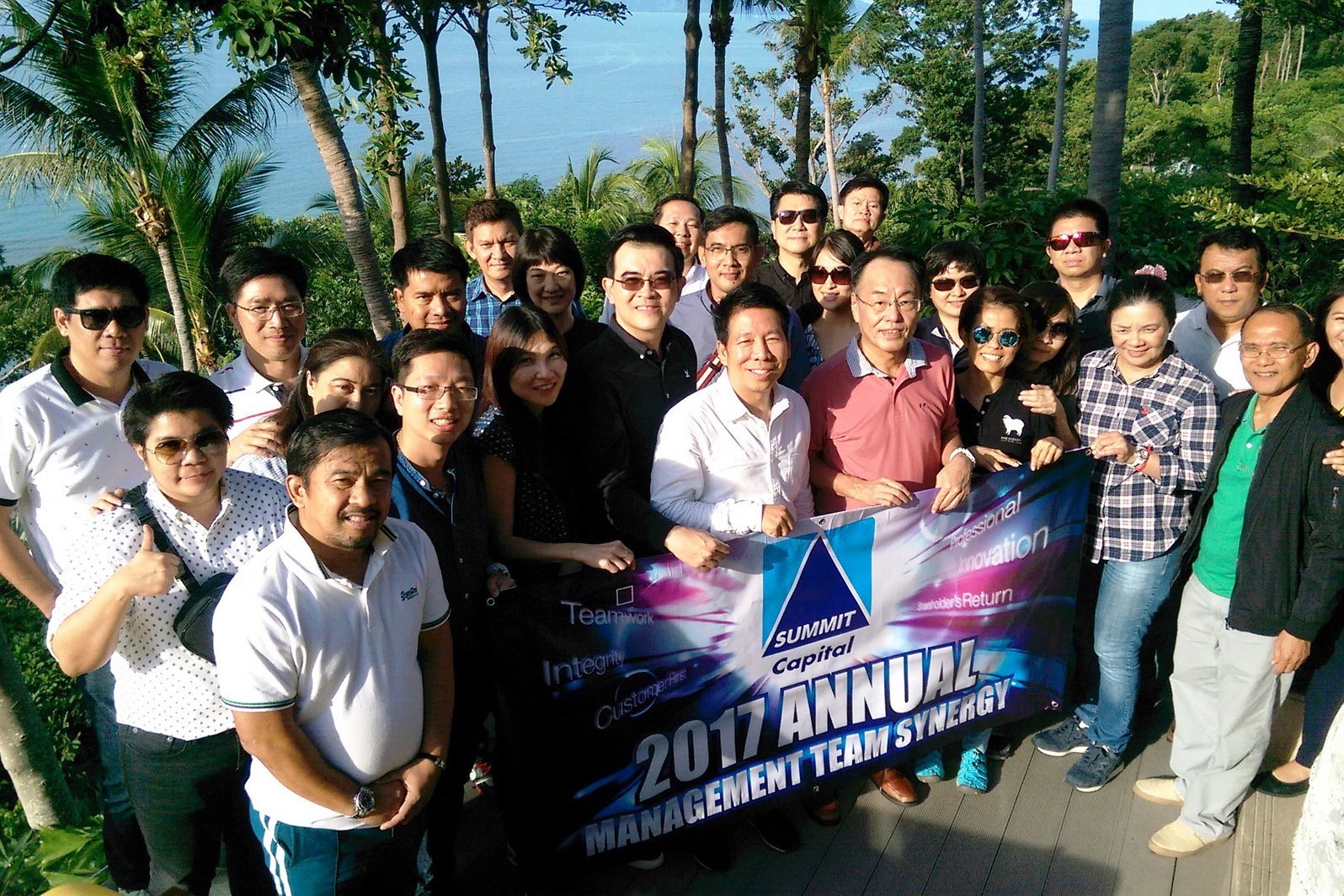 caption – 2017 Annual Management Team Synergy_resize