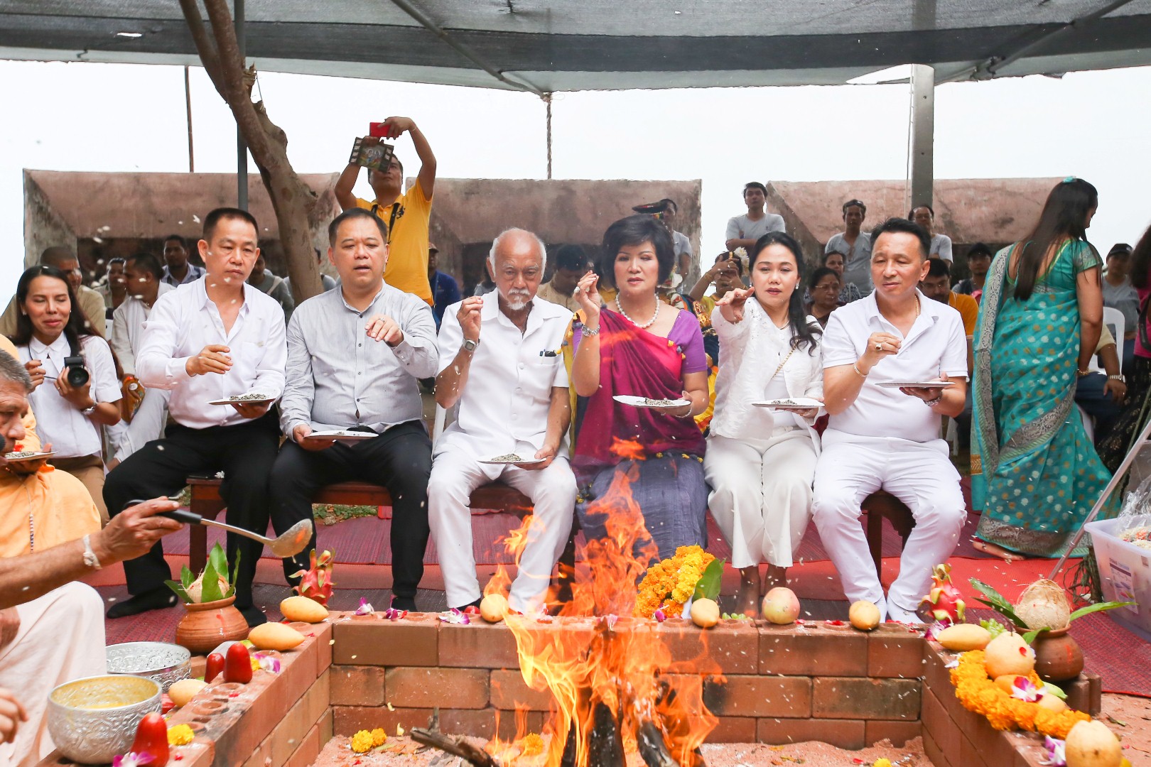 01 พิธีทำบุญ 5 ศาสนา (Large)
