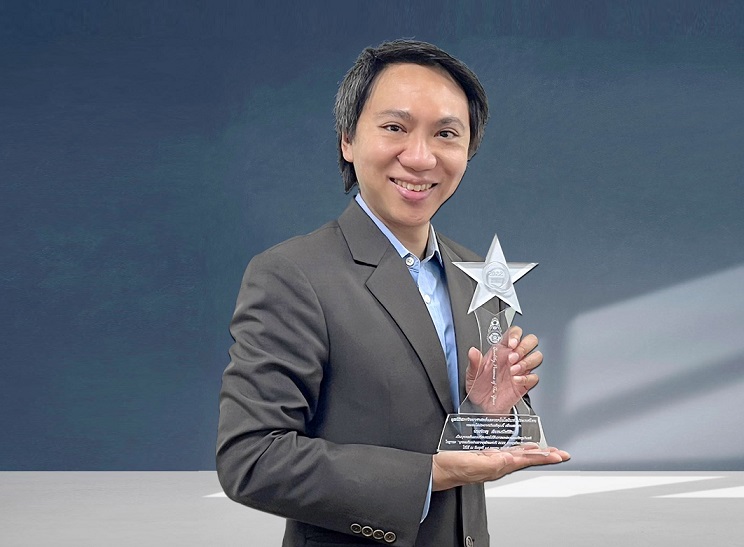 ทอมมี่ CEO ABS คว้ารางวัลบุคคลคุณภาพแห่งปี 2022 จาก มสวท. INNWHY (อิน
