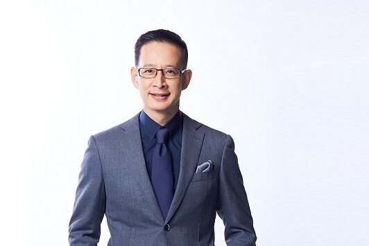 คุณสาระ ล่ำซำ นายกสมาคมประกันชีวิตไทย