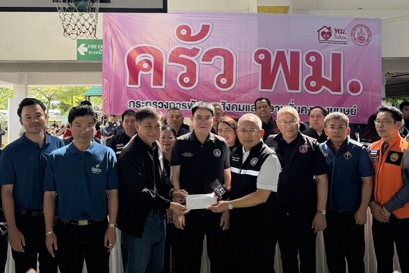 ฟอลคอนประกันภัยสนับสนุนครัวพม. 1
