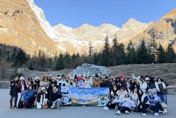 _สี่ดรุณี_251211_1