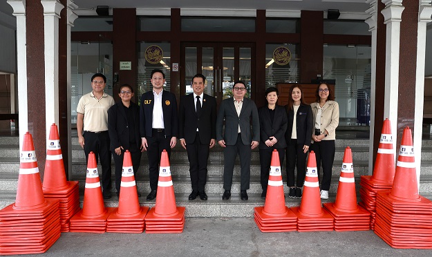 01_มอบกรวยจราจร ภาค 6