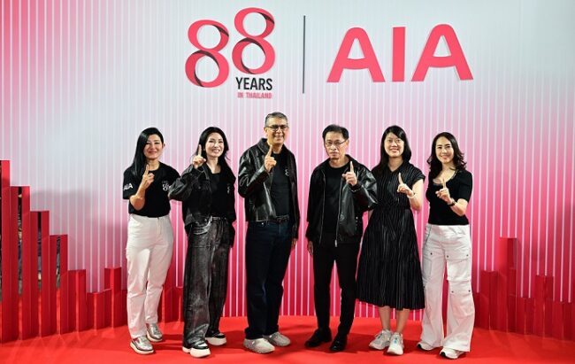 AIA 88 Years Concert (11)_รวมผู้บริหารหน้า Backdrop
